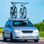 Avventure con il portabici che ogni automobilista capisce segretamente Avventure con il portabici che ogni automobilista capisce segretamente