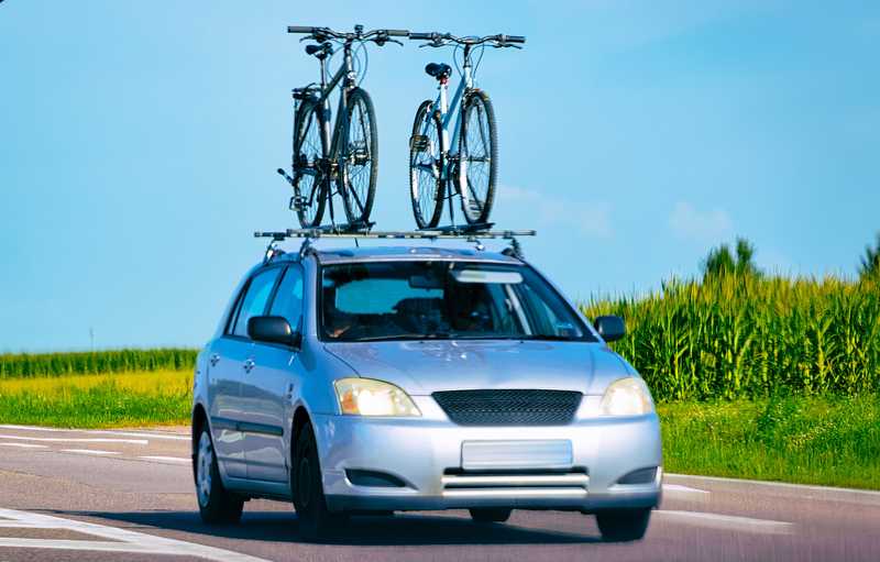 Avventure con il portabici che ogni automobilista capisce segretamente